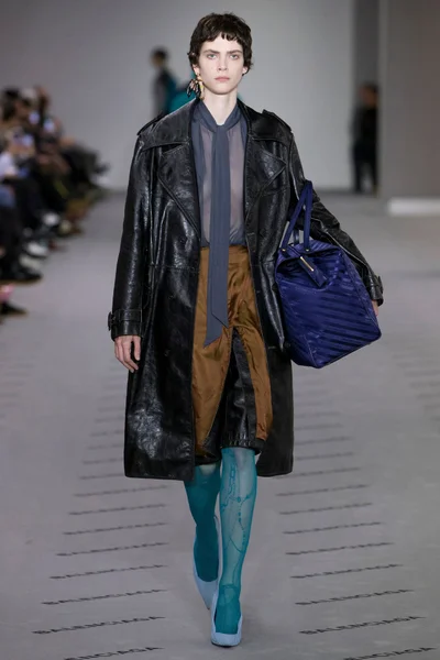 Look 24